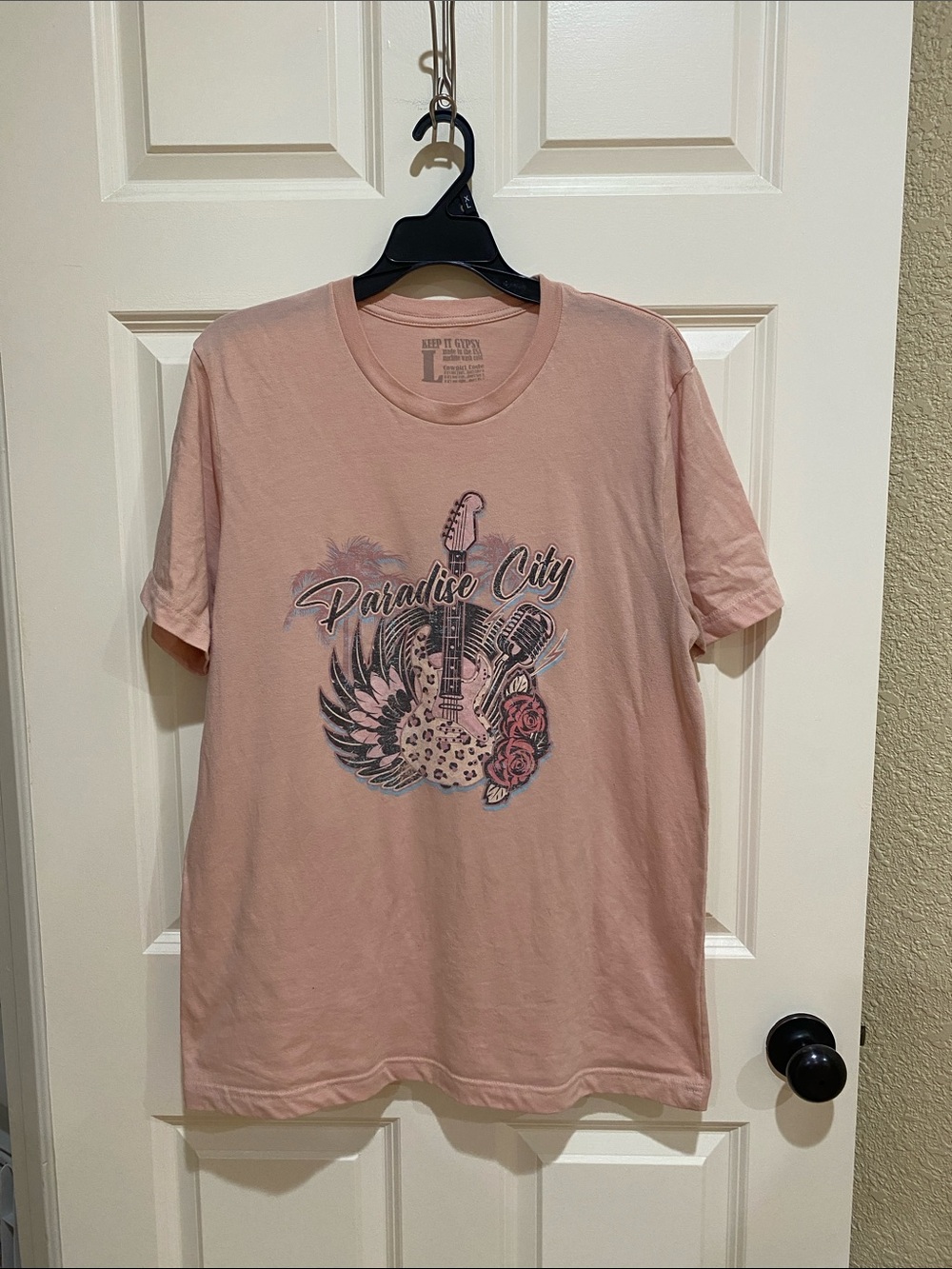 Paradise City Graphic Tee - Blush Pink Short Sleeve